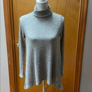 Design Lab Lord & Taylor turtleneck sweater. Sz M